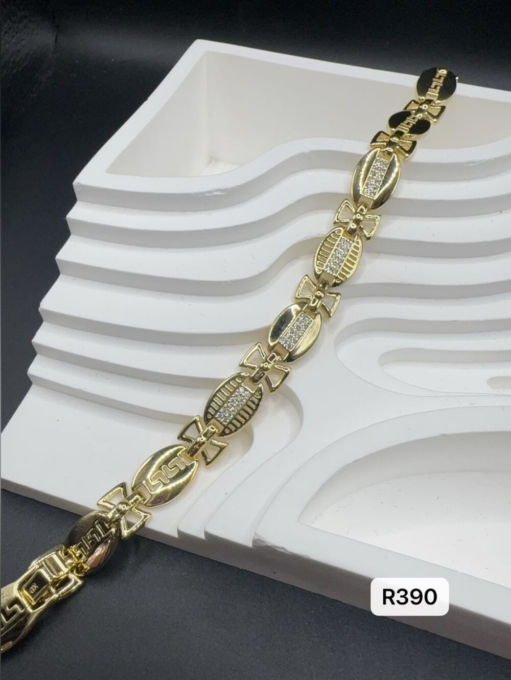 Valentino-style link bracelet